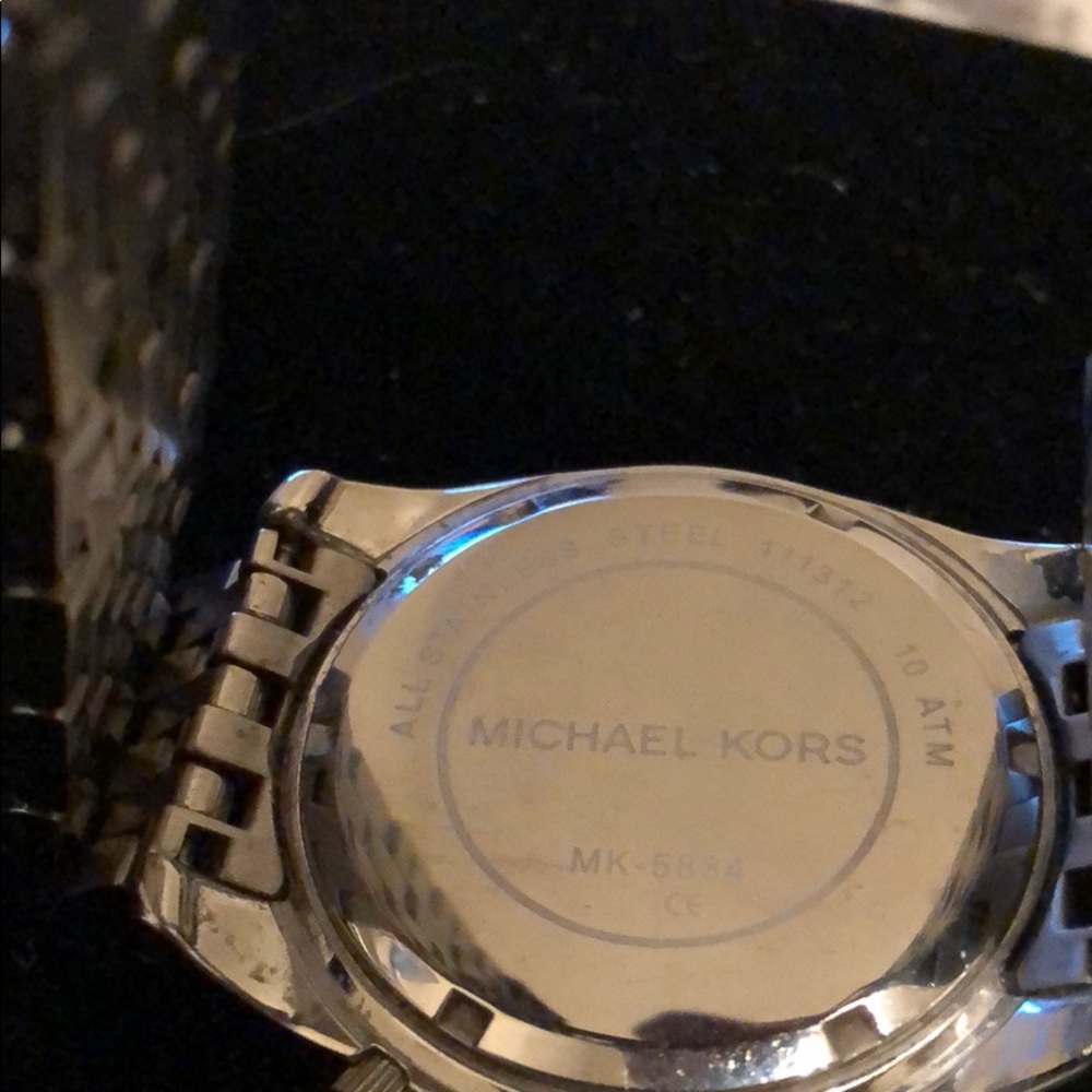 Michael Kors Watch - Picture 3 of 3